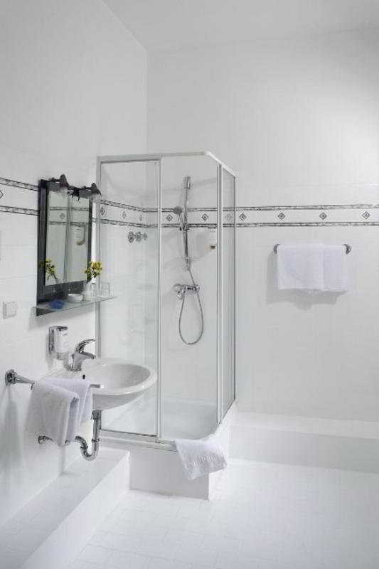 Grand City Hotel Berlin Zentrum Bagian luar foto